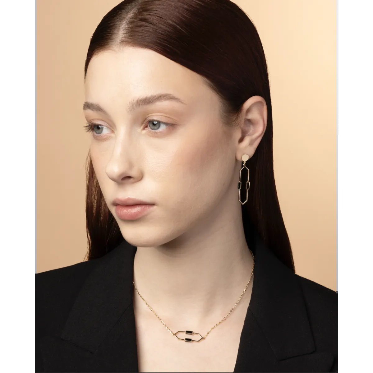 Yellow gold "Mellifera" necklace with black enamel