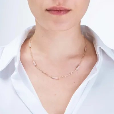 Yellow gold necklace with pink enamel