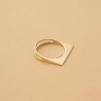 Yellow gold ring