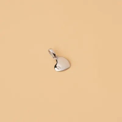 White gold heart-shaped pendant with cubic zirconia