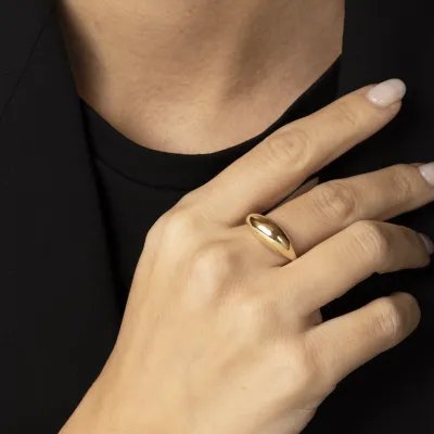 Yellow gold ring