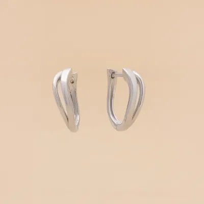 White gold oval earrings