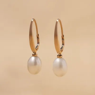 Red gold classic earrings with pearls