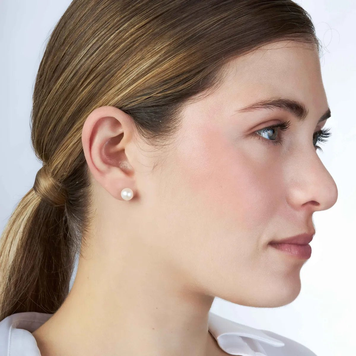 Yellow gold earrings with pearl