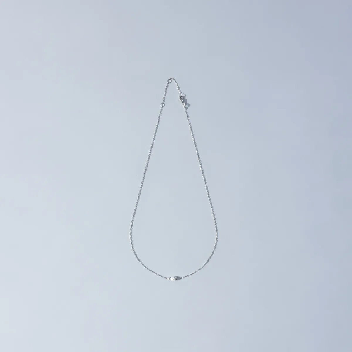 White gold necklace with pearl