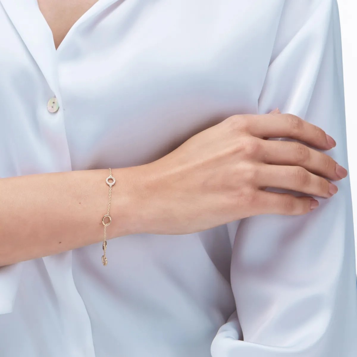 Yellow gold bracelet with zirconia