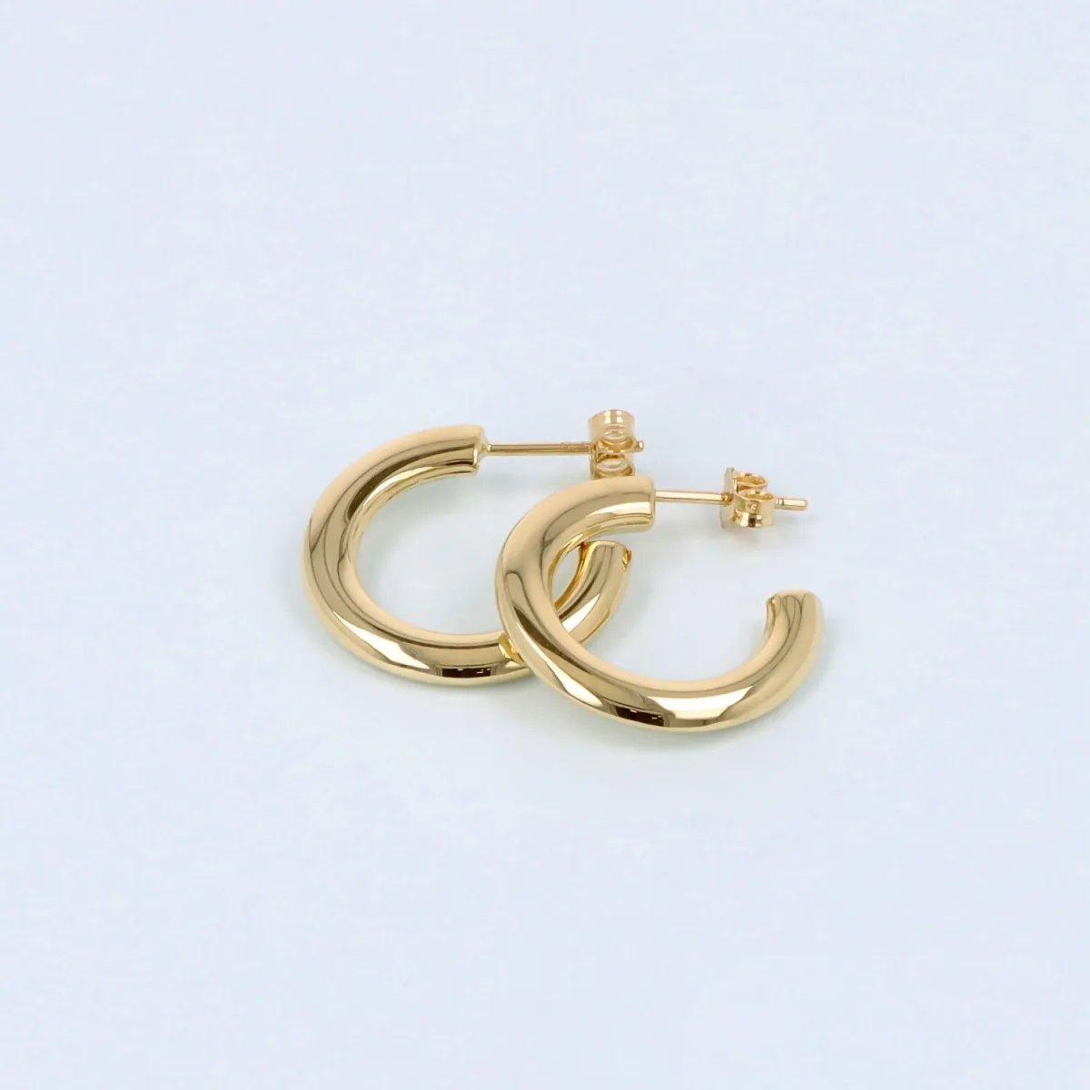 Hollow yellow gold earrings