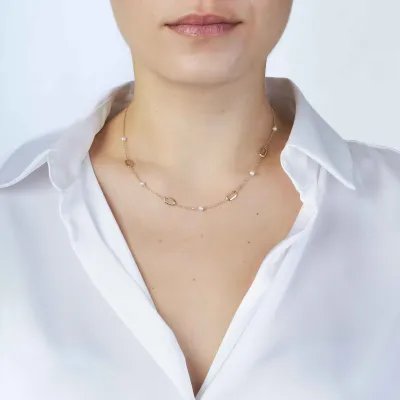 Yellow gold necklace with pearls