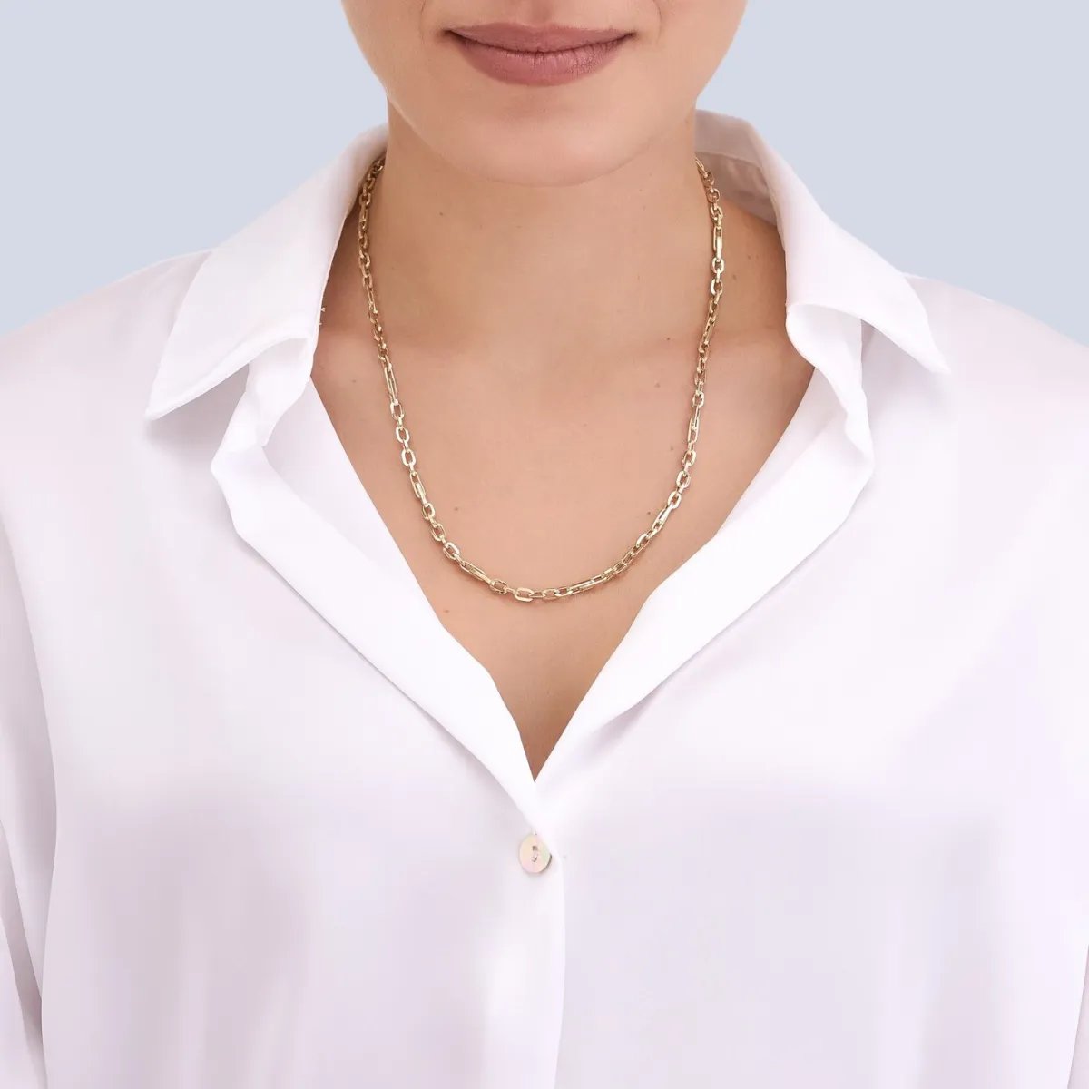 Hollow yellow gold chain