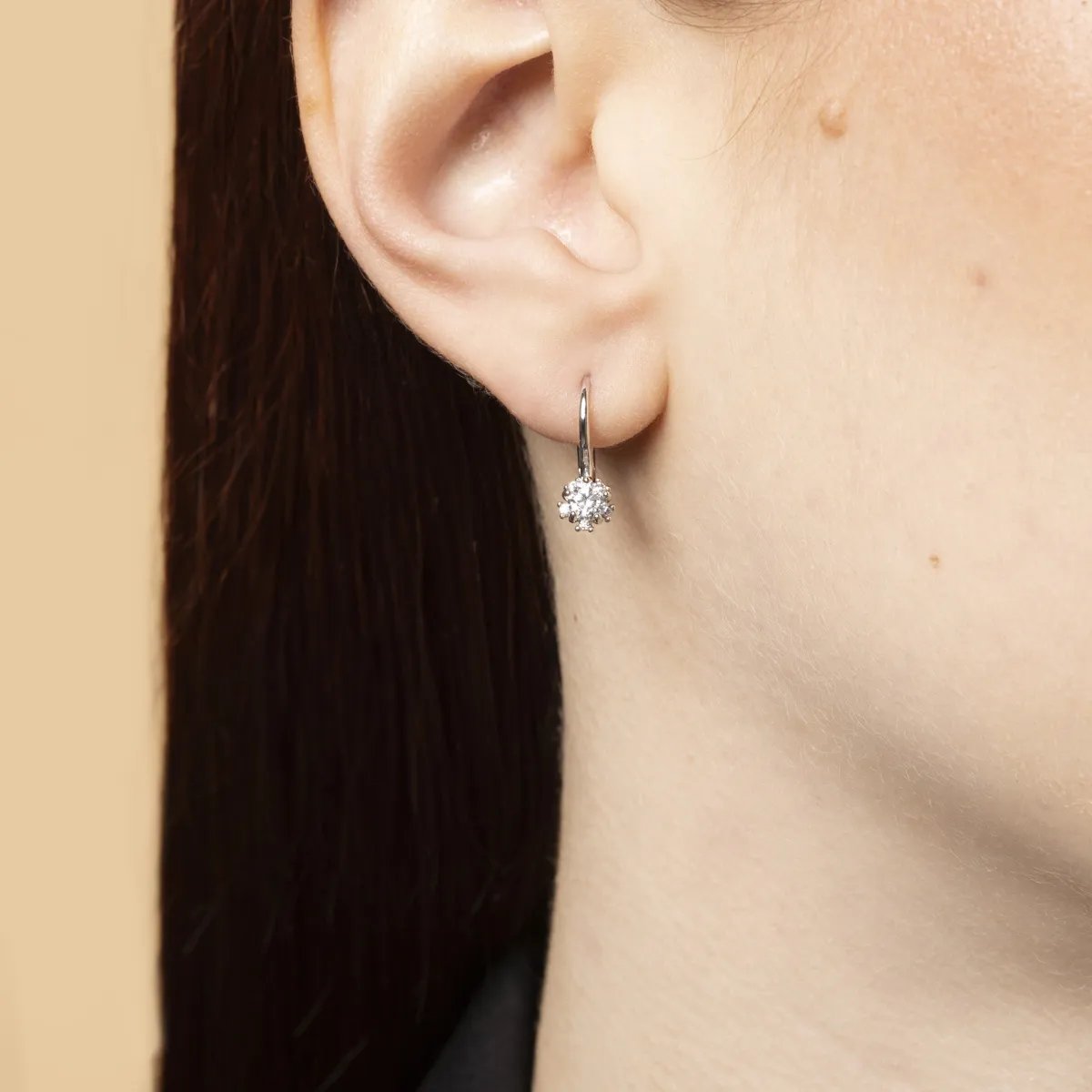 White gold earrings with cubic zirconia