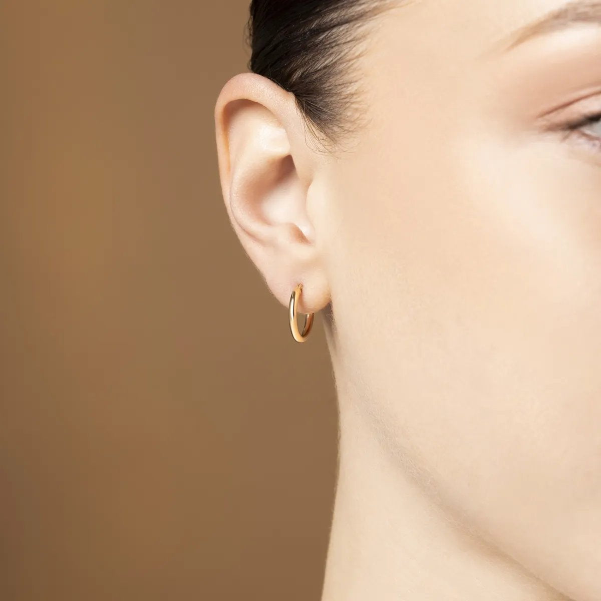 Yellow gold round hoop earrings
